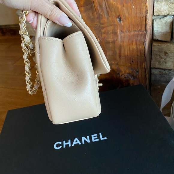 🦄 RARE Auth. Chanel 20P Med. center cutout flap - Picture 7 of 17